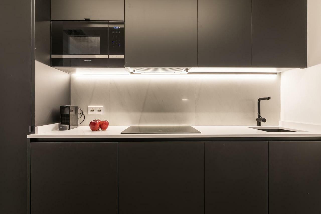 Feelathome Waldorf Suites Apartments Madrid Exterior foto